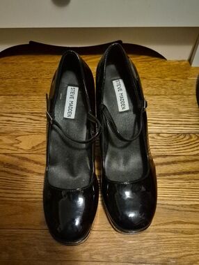 Steve Madden Black Patent Mary Jane Platform Heels